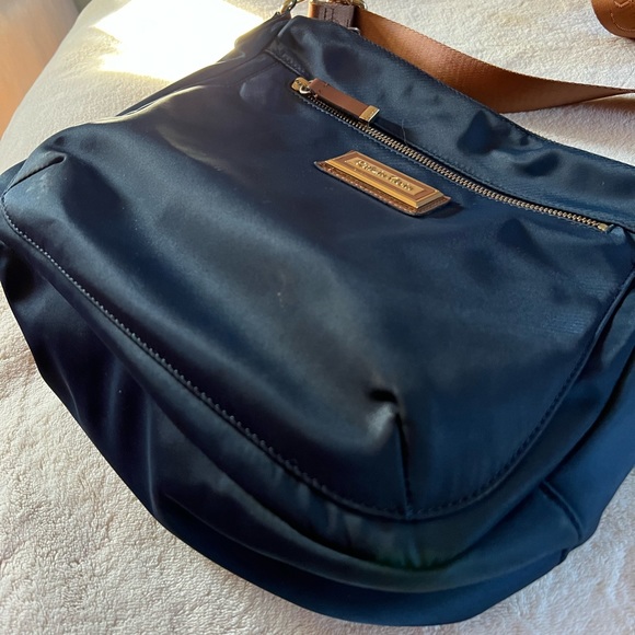 Calvin Klein ✨ Navy Blue/Tan Crossbody Bag - Picture 7 of 10